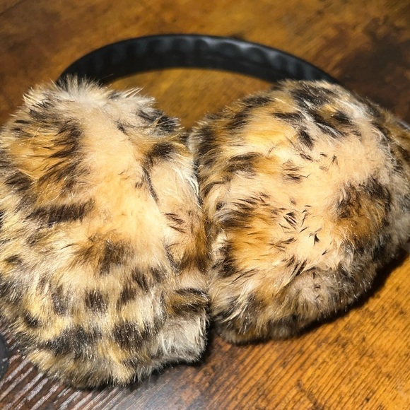 NWOT Cheetah Print Ear Muffs - Picture 3 of 3